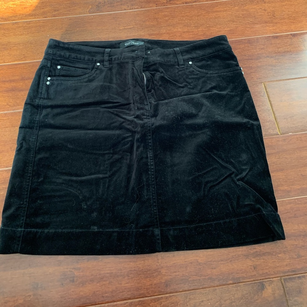 Velvet skirt